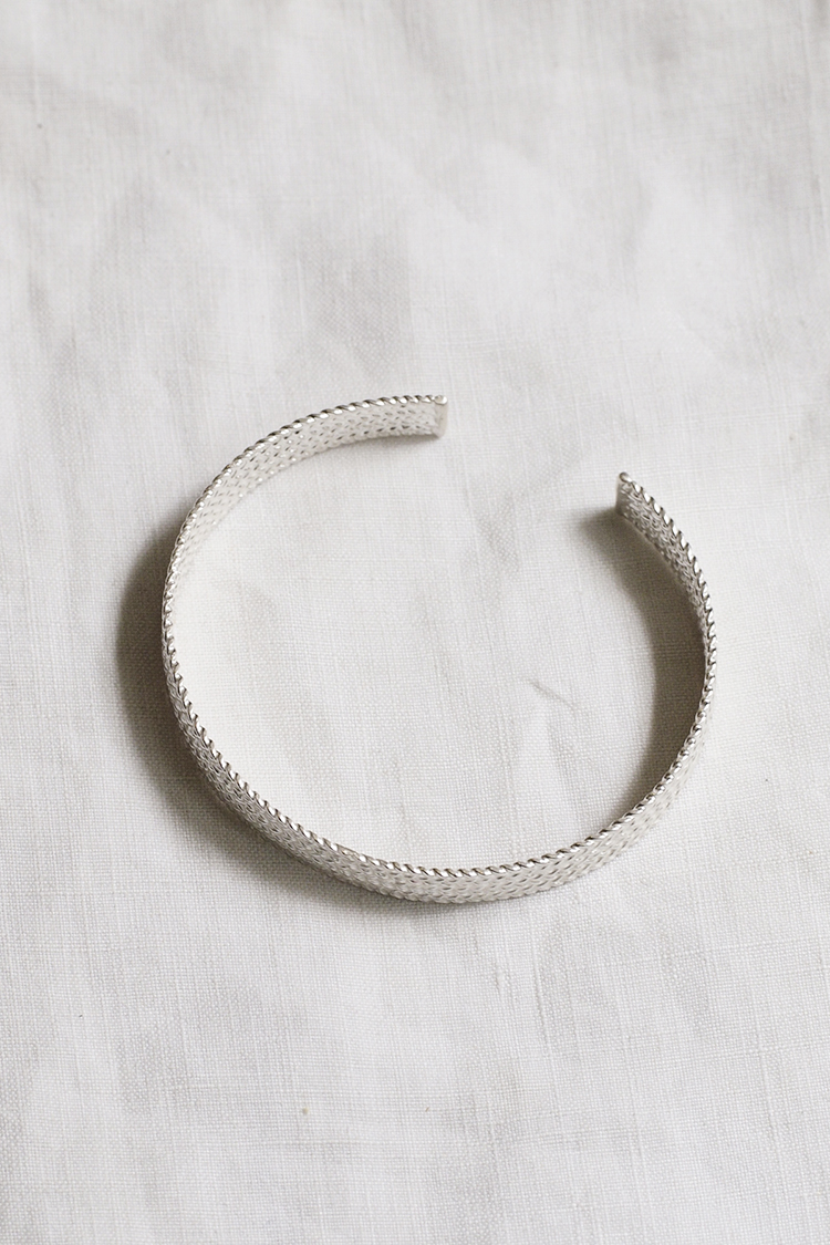 Naho Kamada, Bangle