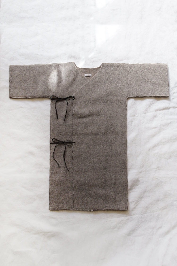 Fleece Kimono Bunting - Beige - Makie. Top