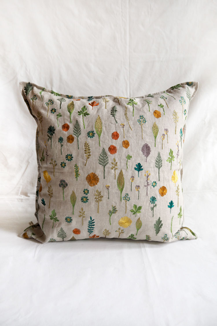 Coral & Tusk "Garden Pillow/Cushion" Top.