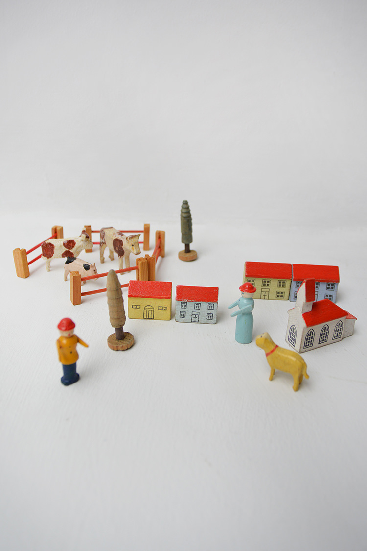 Vintage Wooden Small Village Toy Set MAKIE