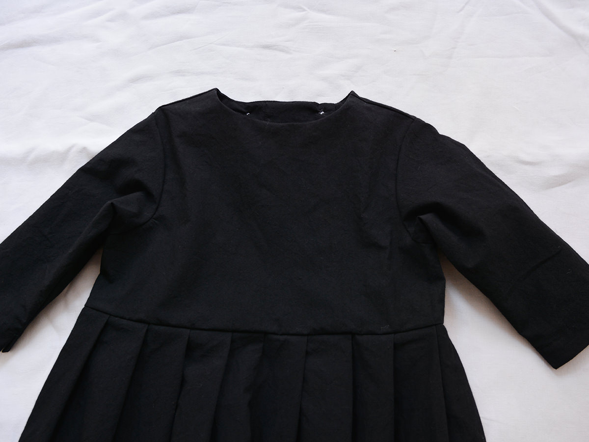 Dress Bee - Black - MAKIE
