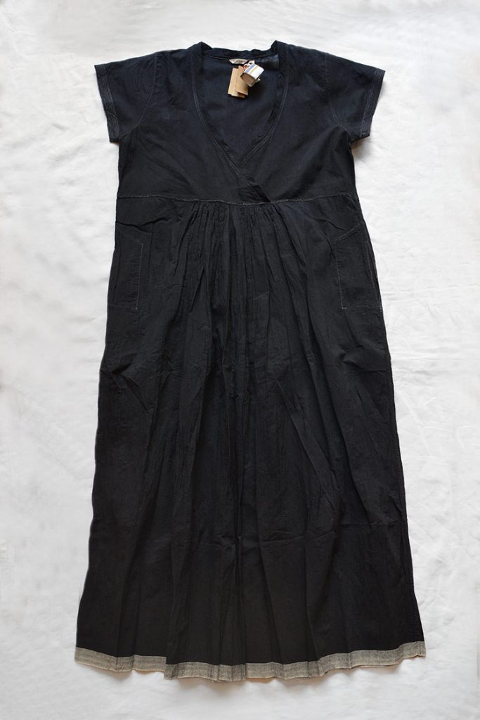 Injiri, Ladies Vneck Dress - Black - MAKIE