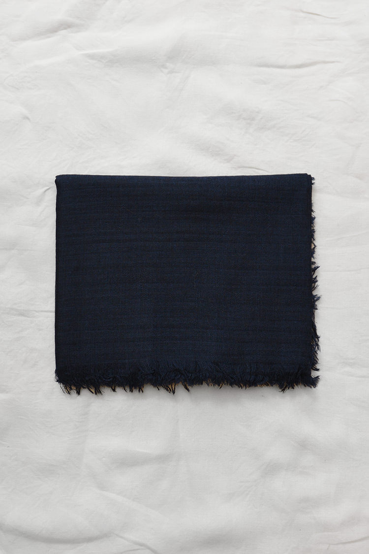 Alonpi, Cashmere Silk Scarf FIORDO - Navy. Main.