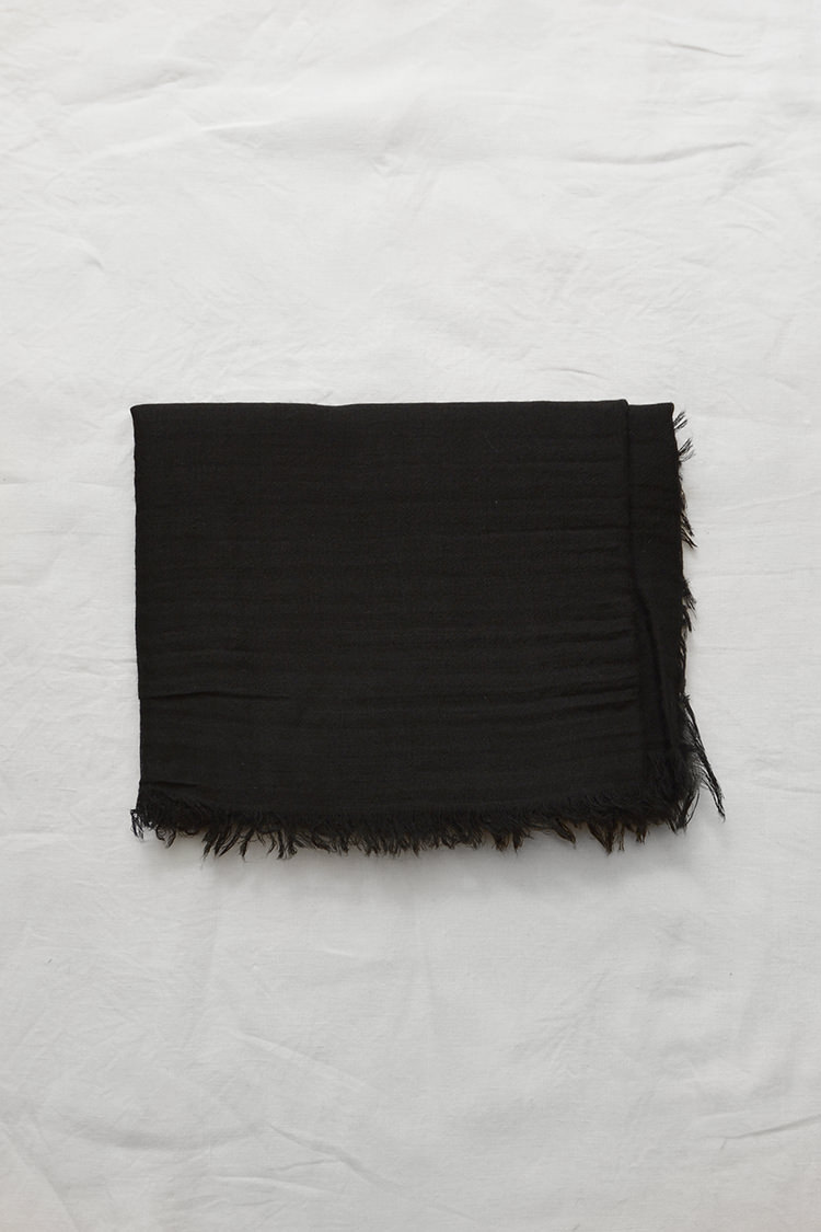 Alonpi, Cashmere Silk Scarf FIORDO - Black. Main.