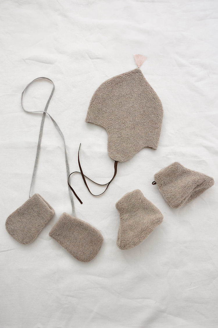 Makie: Unisex Winter Baby Gift Set: Baby Set #12 - Beige. Top.