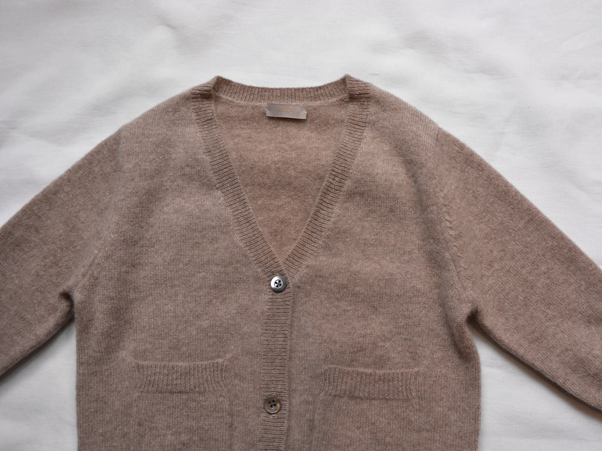 MAKIE Cashmere V-Neck Cardigan - Beige - Cardigan for Baby