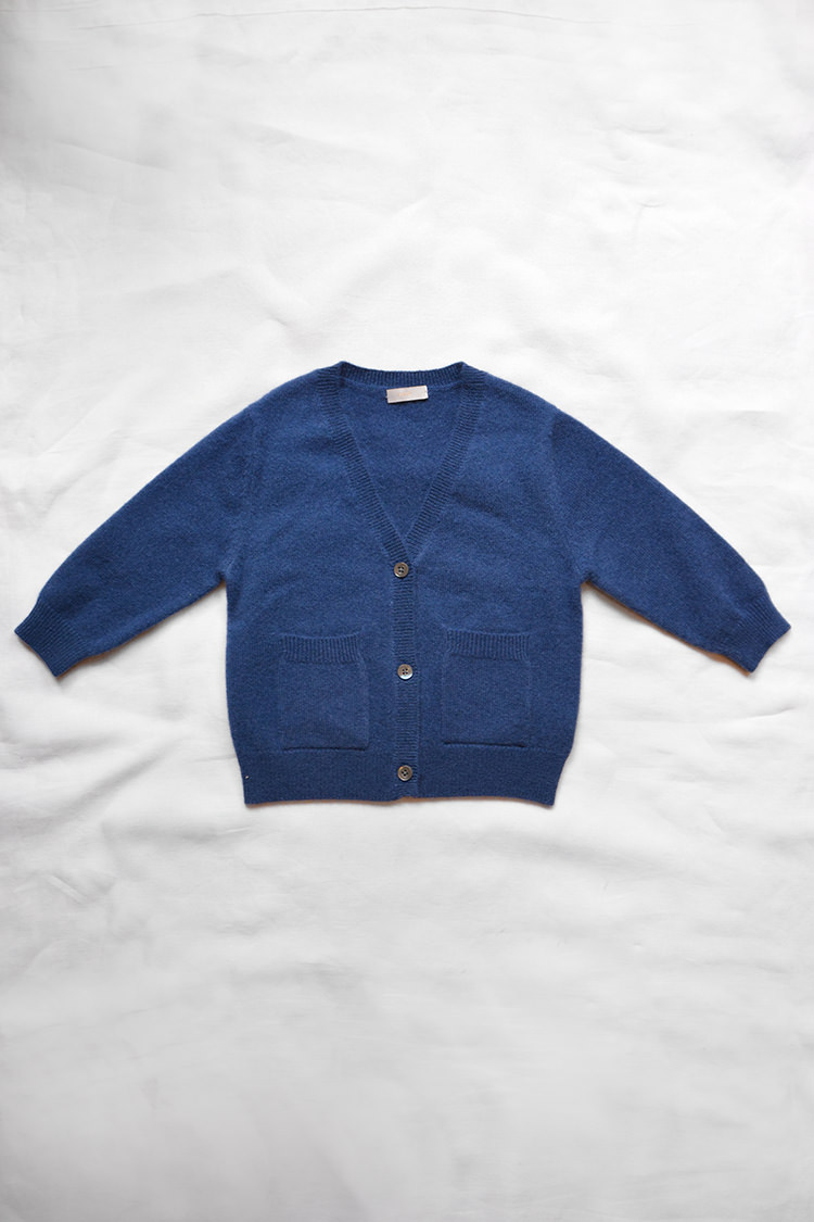 Makie: Cashmere V-Neck Cardigan - Blue. Top