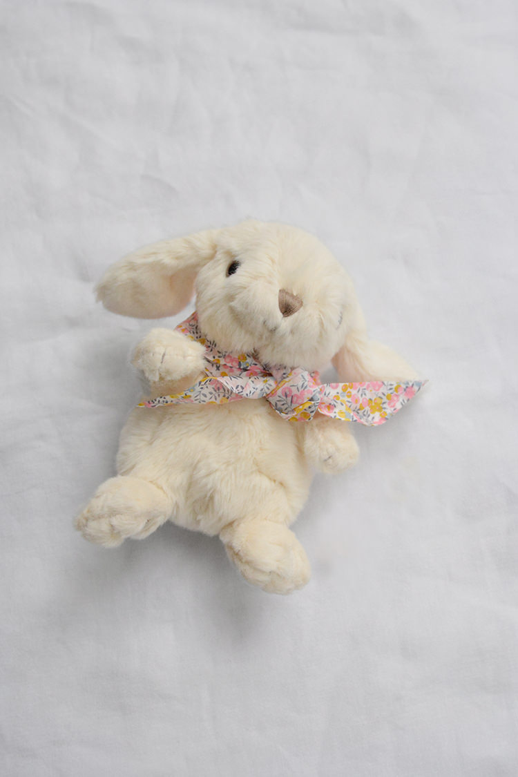 Makie: Easter Bunny – Cream. Adorable Easter Bunny Gift for Kids