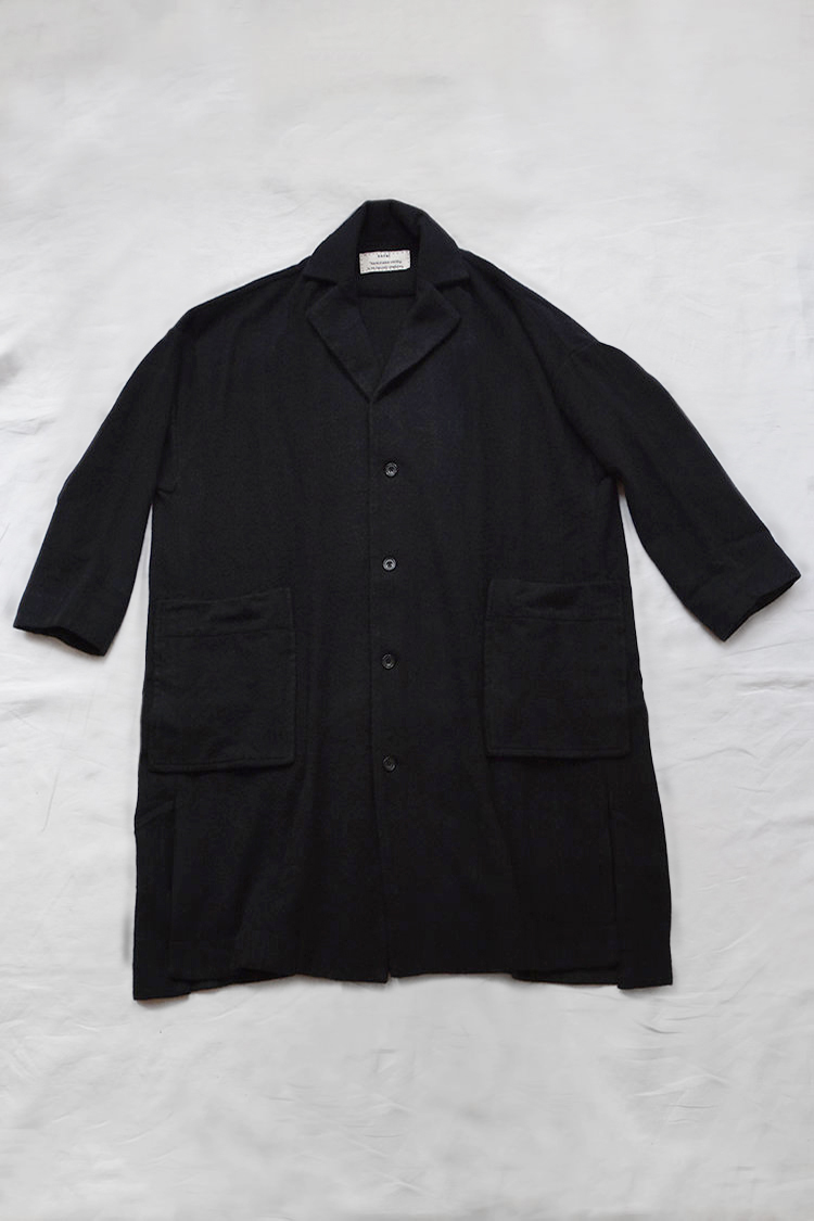 Kaval, Stole Long Coat - Black. Makie. Main.