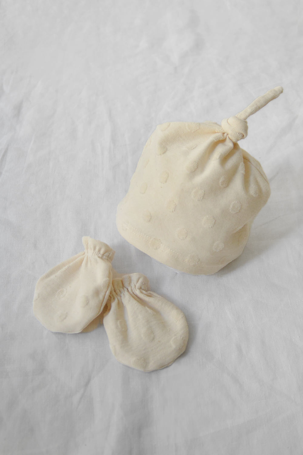 Organic Cotton Hat Mona & No Scratch Mittens set - Makie. Top.