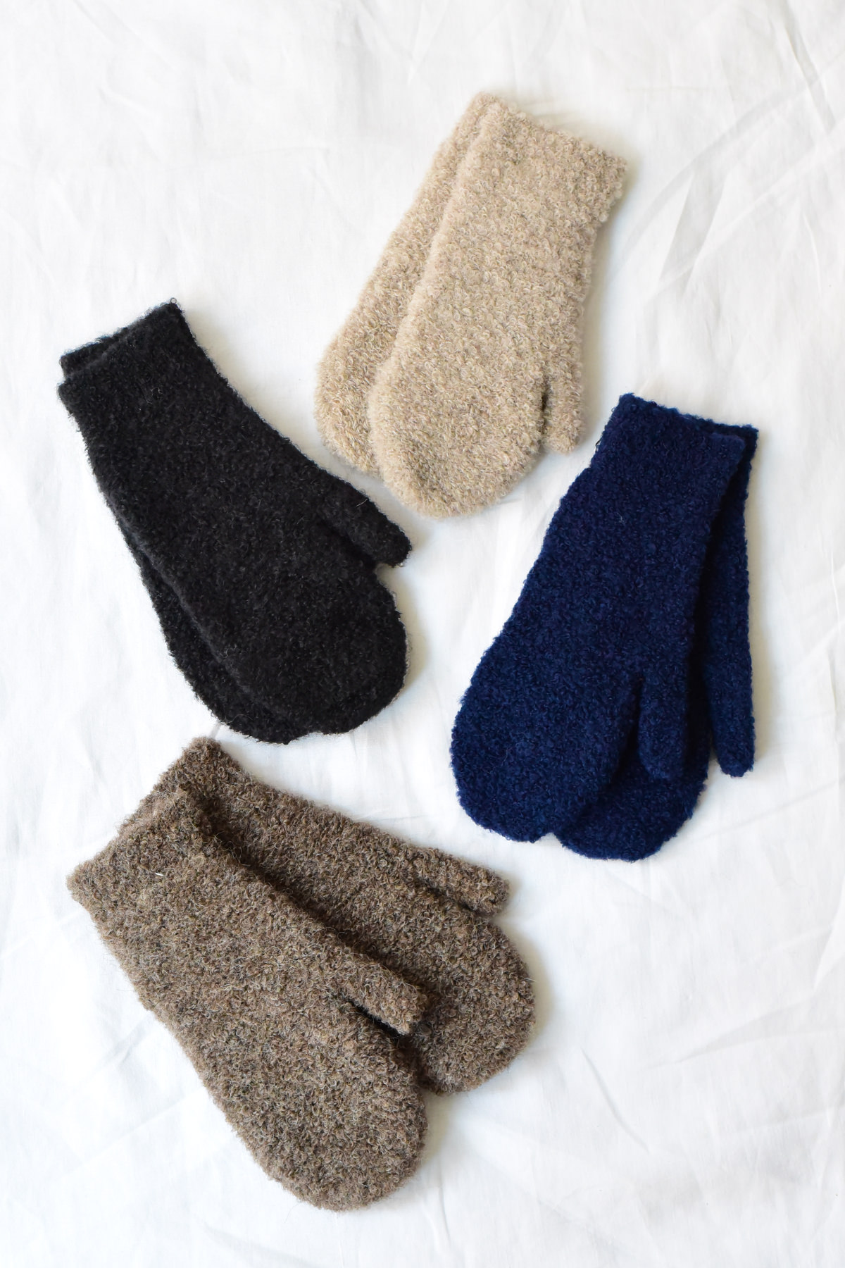 MAKIE, Women's Boucle Mittens