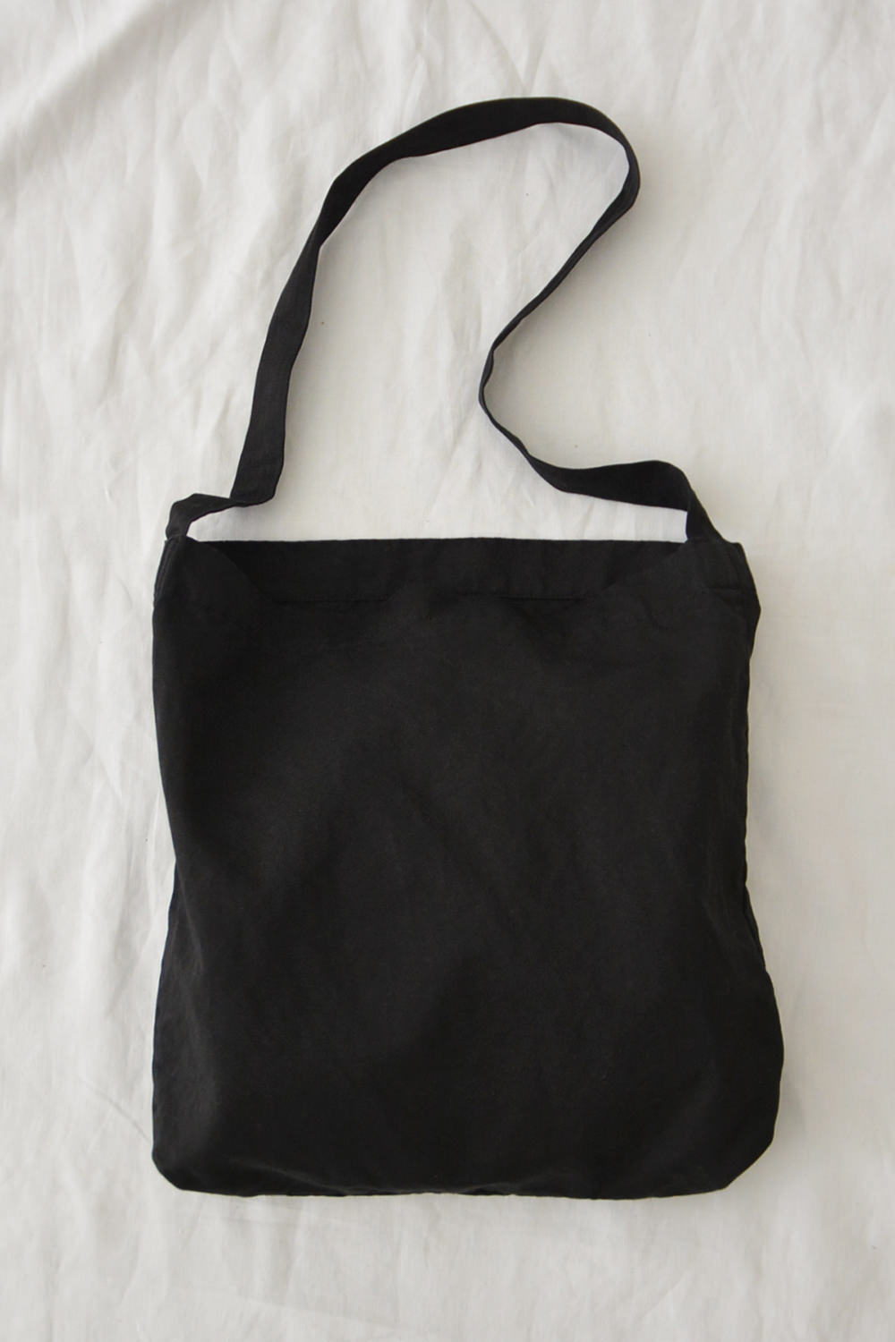 Makie - Dyed Shoulder Bag - Black. Main.