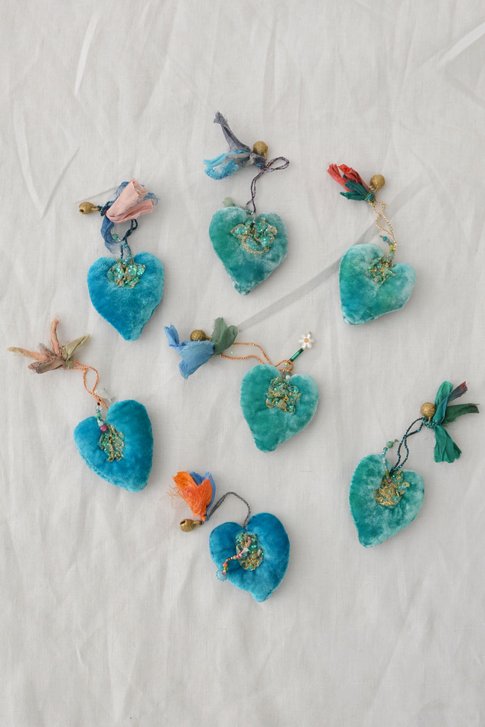Antonia Rossi & Valerie Donati, Heart Ornaments - Blue 2 - Makie. Top
