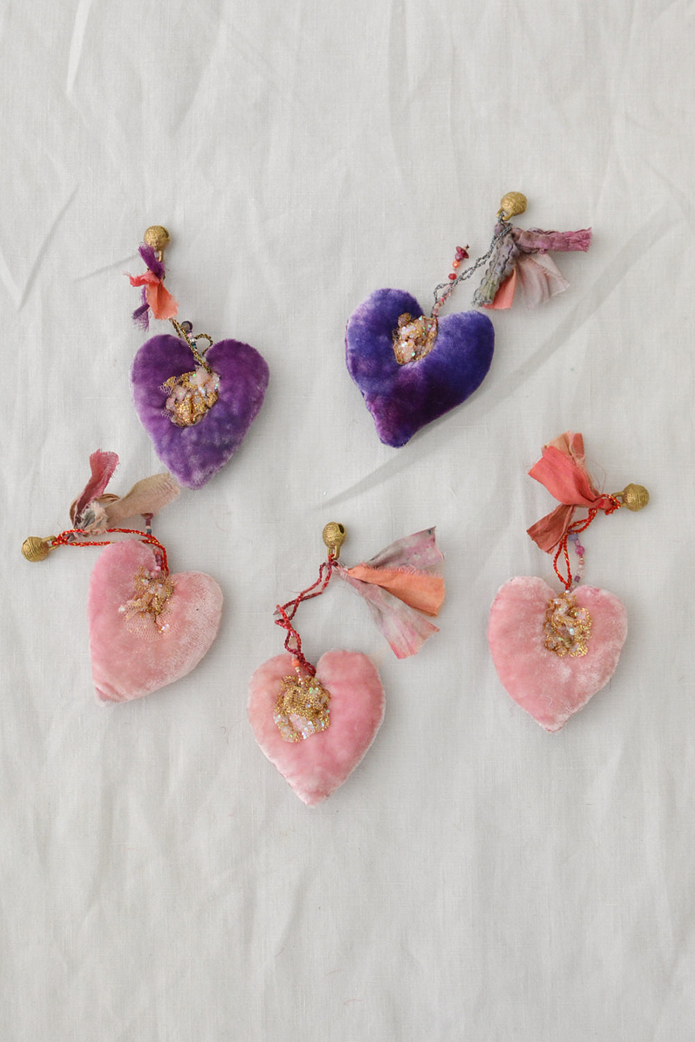 Antonia Rossi & Valerie Donati, Heart Ornaments - Mix 4. Makie. Top.