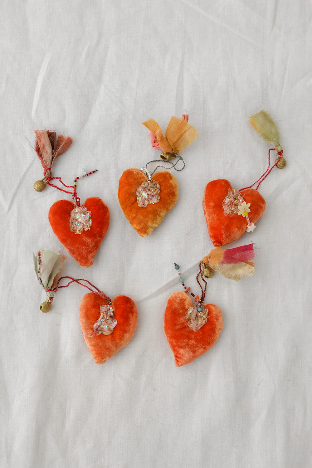Antonia Rossi & Valerie Donati, Heart Ornaments - Orange 2 - Makie. Top