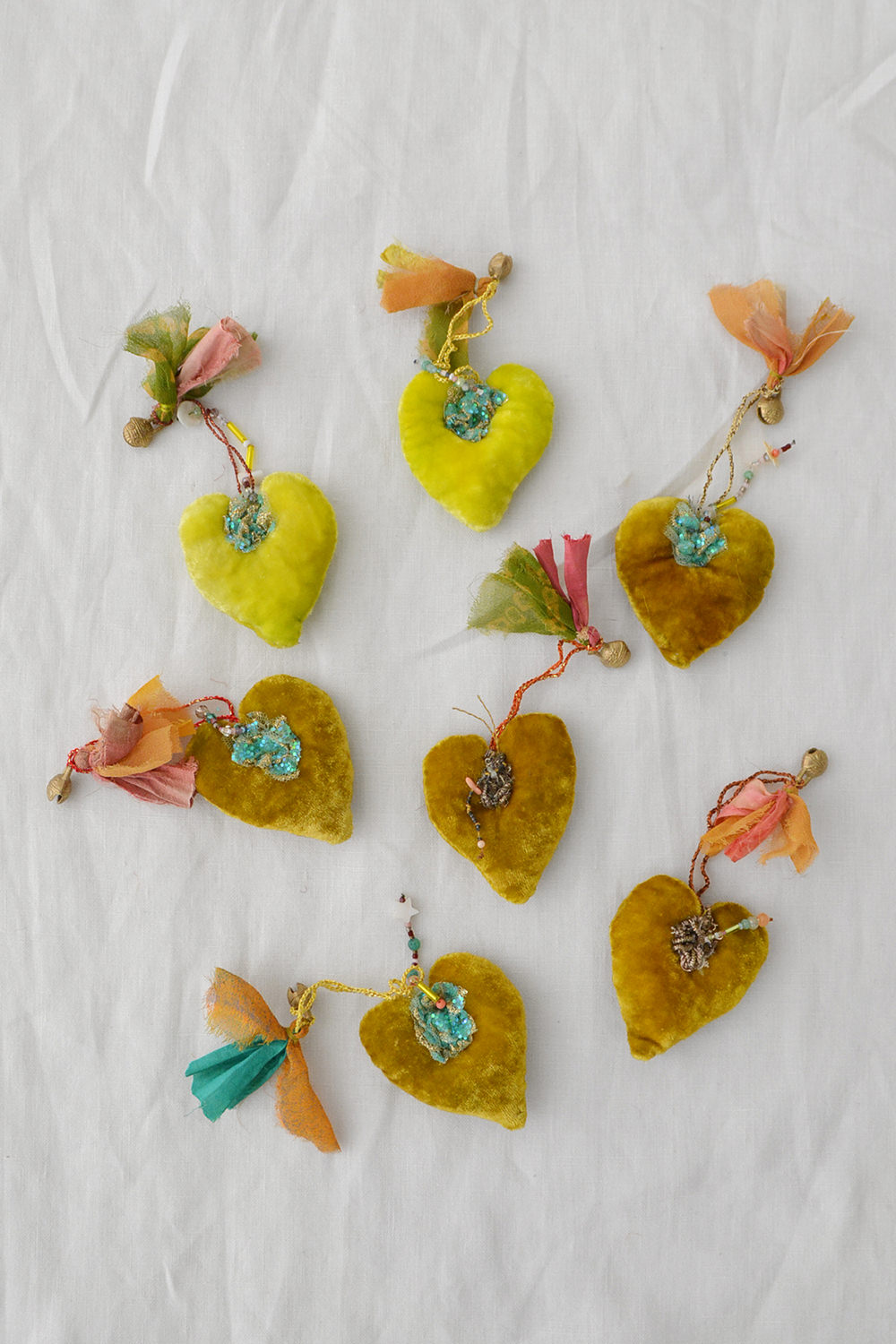 Antonia Rossi & Valerie Donati, Heart Ornaments - Green 1 - Makie. Top