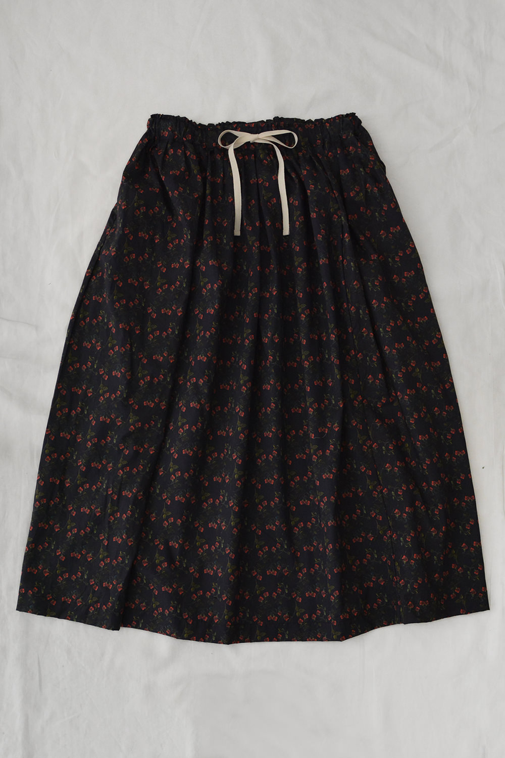 Skirt Strawberry Black Top Picture