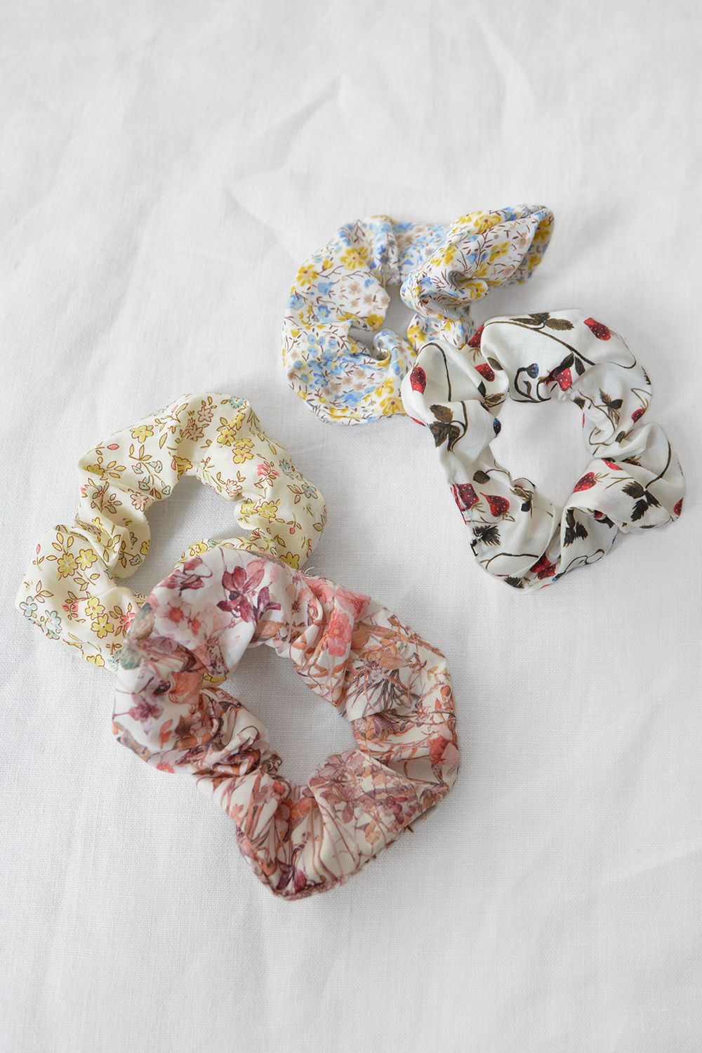 MAKIE Handmade Scrunchies Liberty Fabric Top Picture