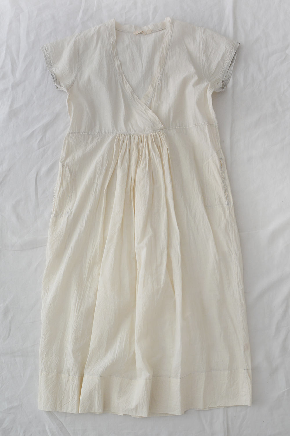 Injiri V neck Handwoven Dress - Off White - Makie. Main.