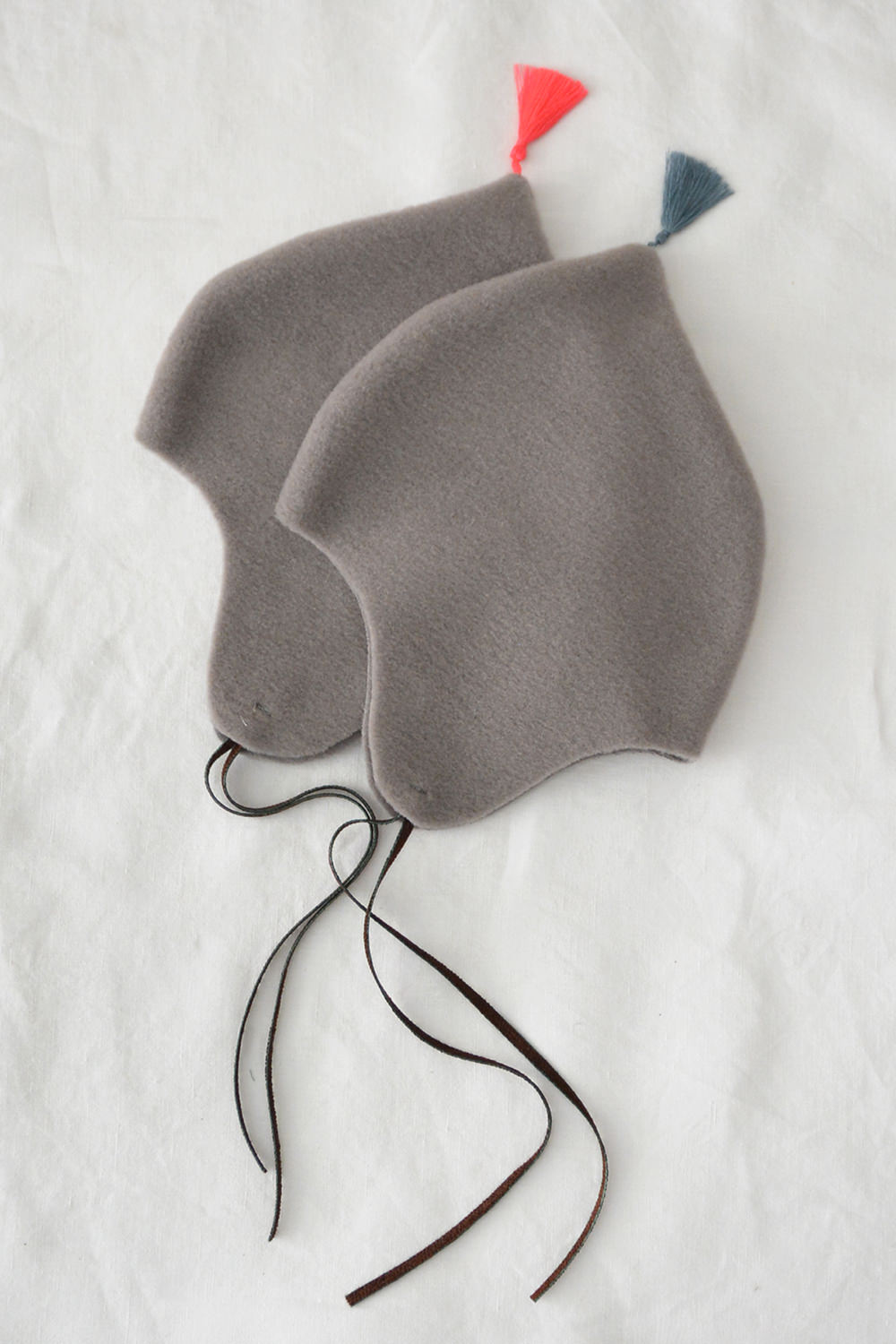 Makie Fleece Bonnet - Gray. Main.