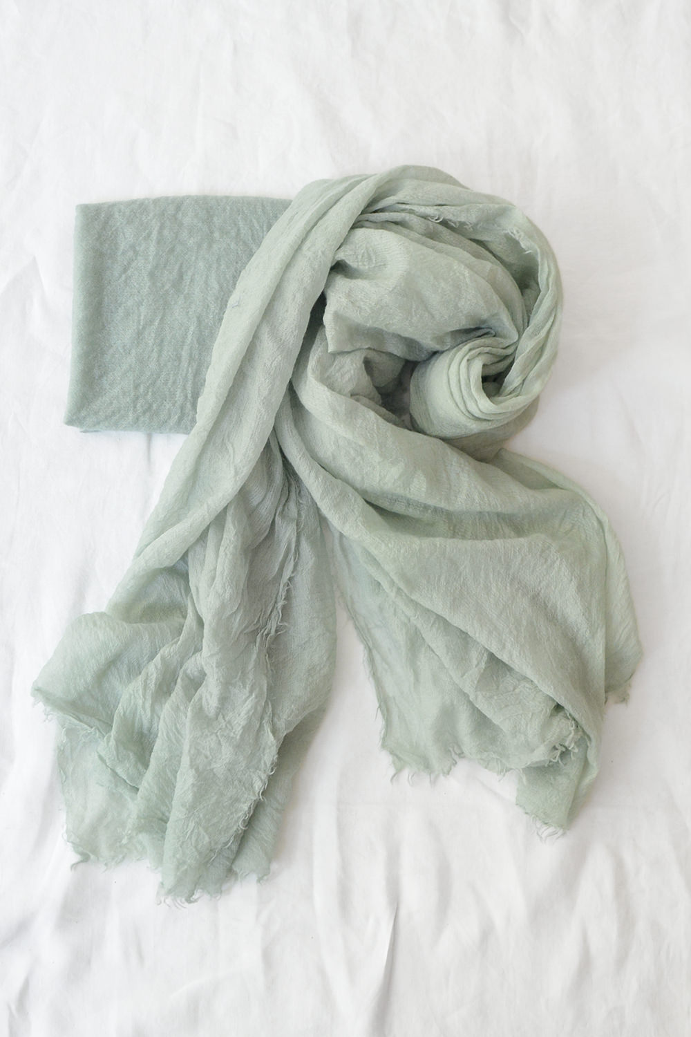 Fine Weave Cashmere Scarf - Sage - Makie. Main.