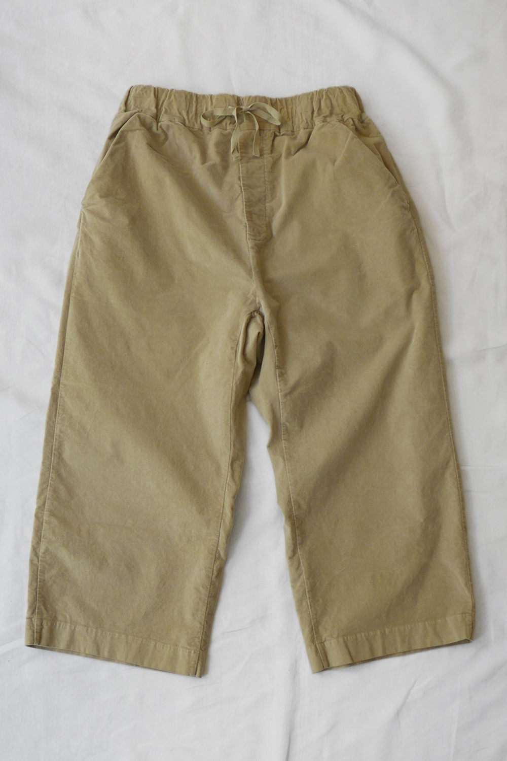 Album di Famiglia, Velvet Trousers in Beige - Makie. Main.