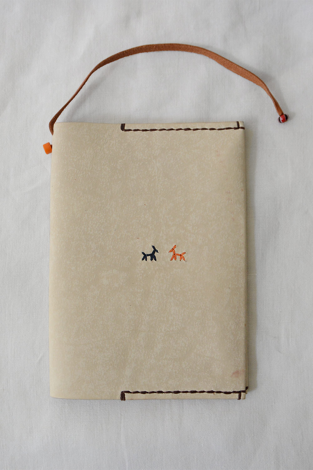 Henri Cuir Book Cover Top Picture