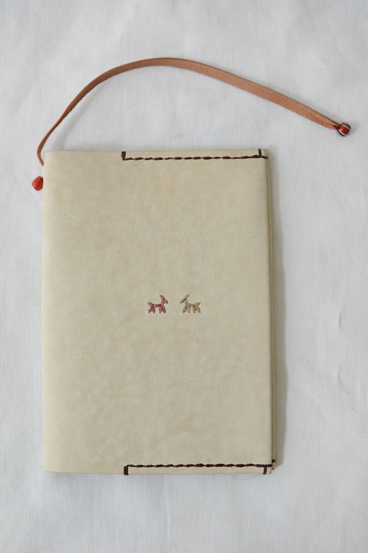 Henri Cuir Book Cover Top Picture