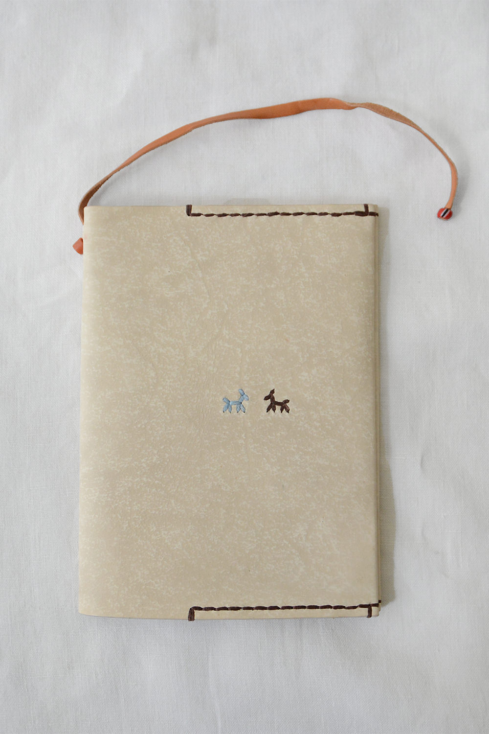 Henri Cuir Book Cover Top Picture
