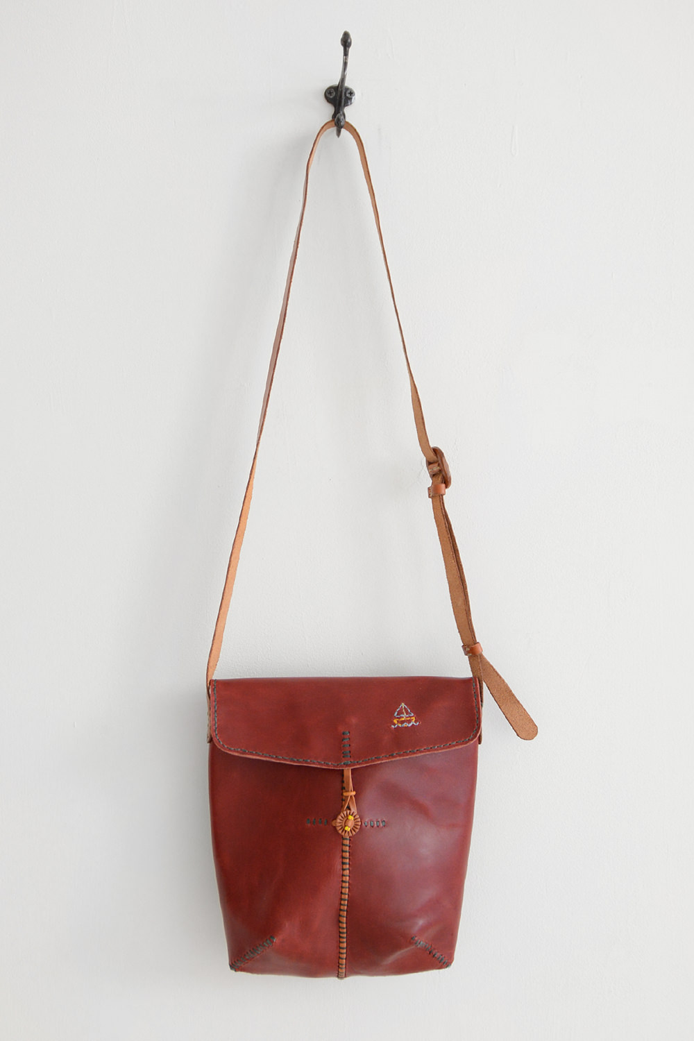 Henri, Shoulder Bag Belleville - Red with a Yacht