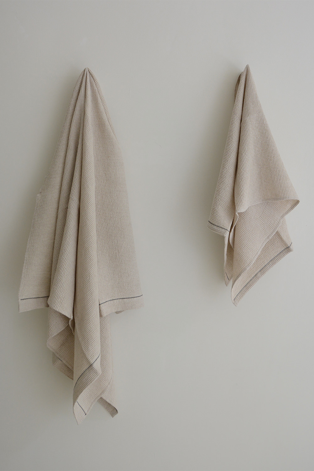 https://www.makieclothier.com/wp-content/uploads/2023/06/stella_002_bath_hand_towel_beige_top.jpg