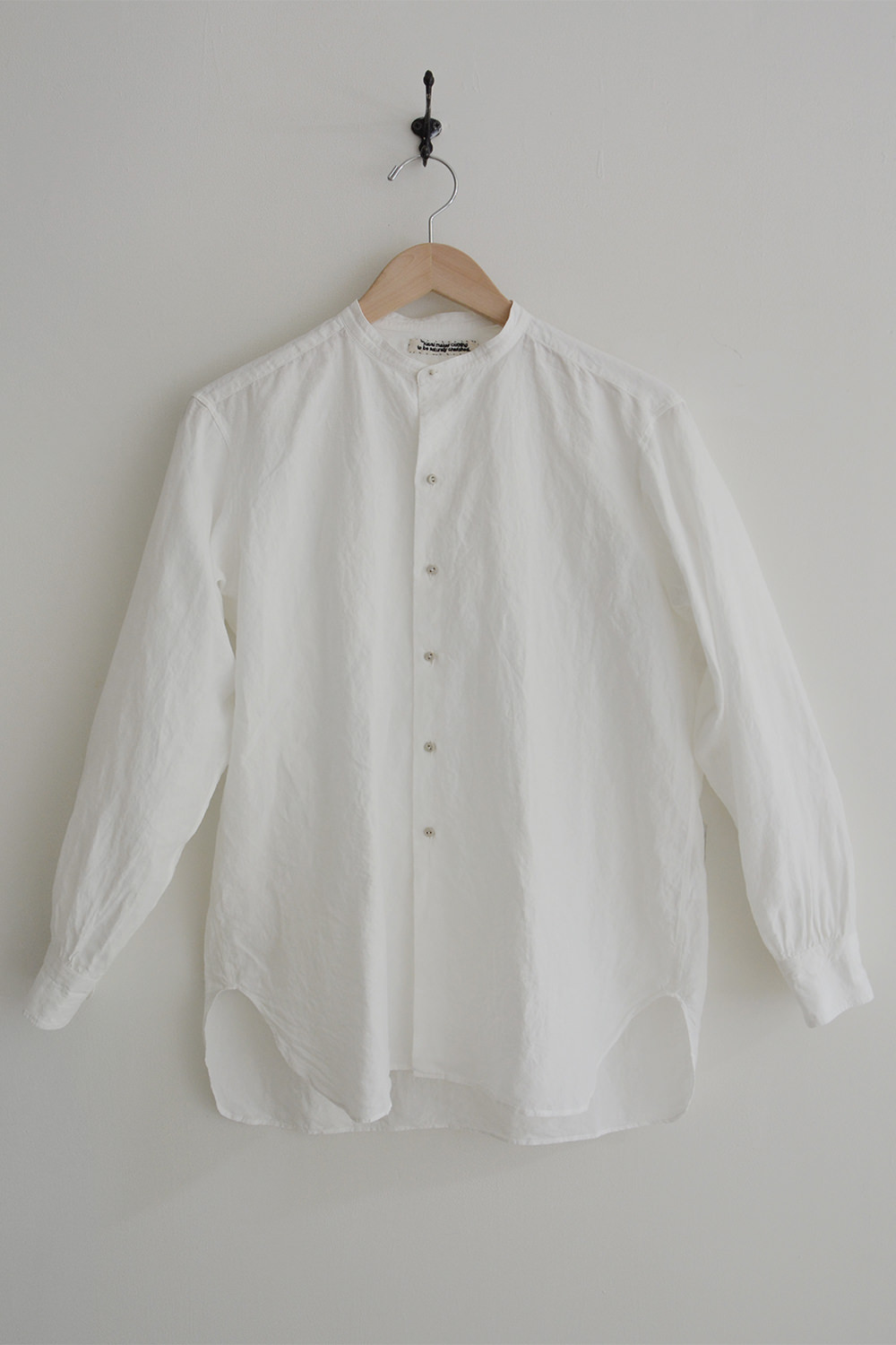 Kaval Linen Stand Collar Shirt White with Mashiko Ceramic Buttons a Top Picture