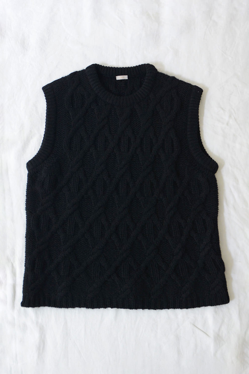 makie cashmere cable knit vest black a top picture