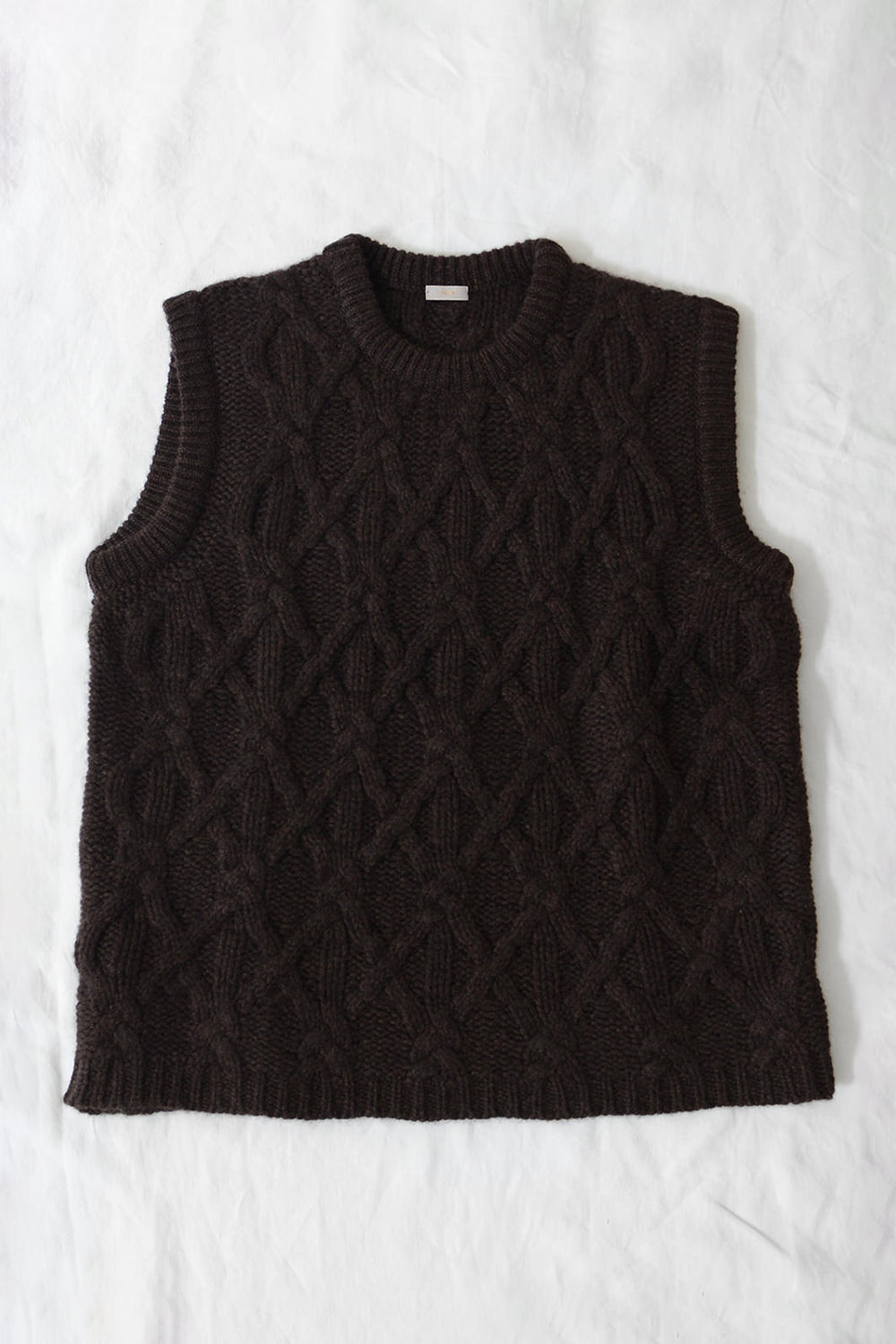 makie cashmere cable knit vest mocha a top picture
