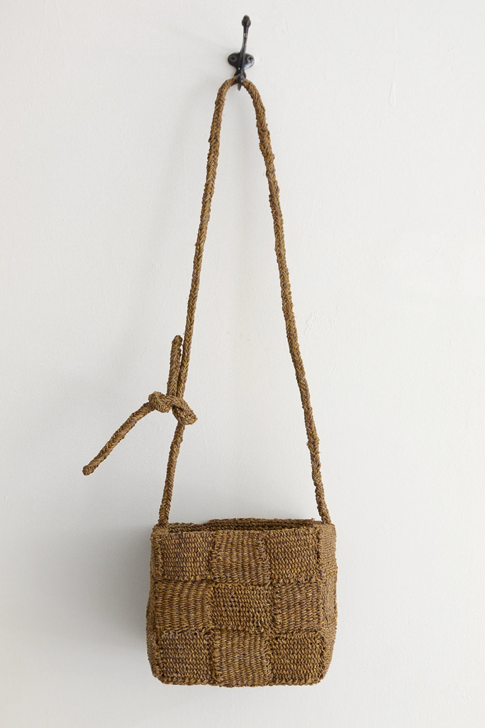 Sophie Digard Paris, Raffia Shoulder Bag S244 - scarab top picture