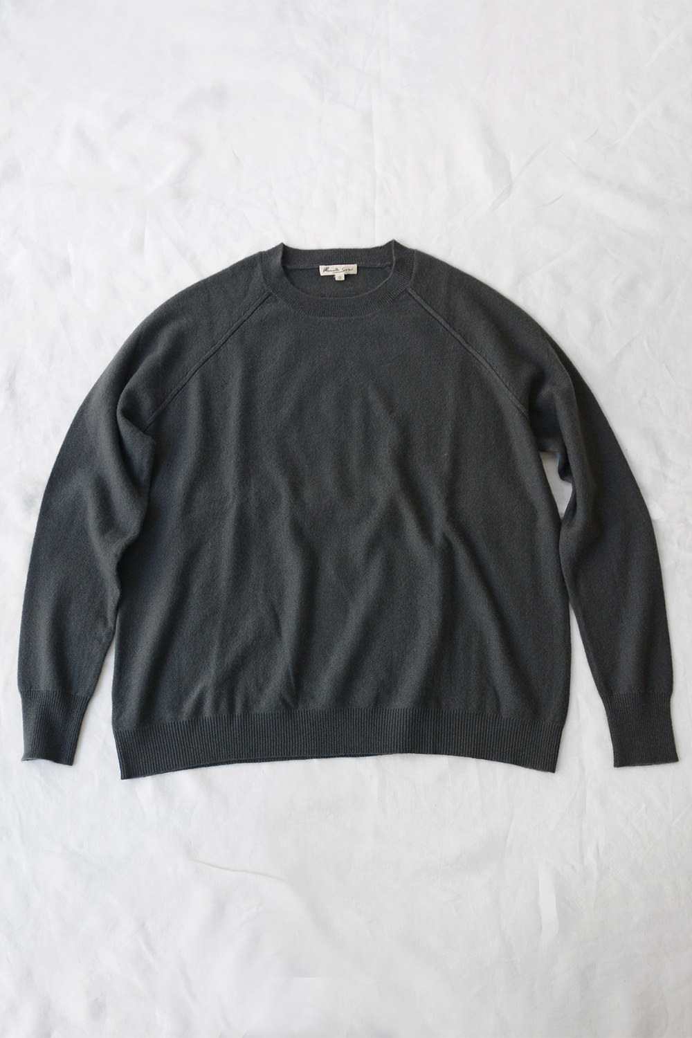 Manuelle Gulbal Cashmere Sweater Unisex Relaxes Fit Top Picture