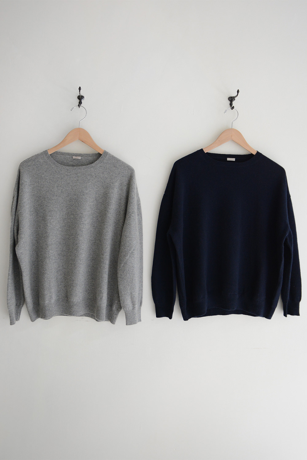 MAKIE Cashmere Crew Neck Sweaters A Top Picture