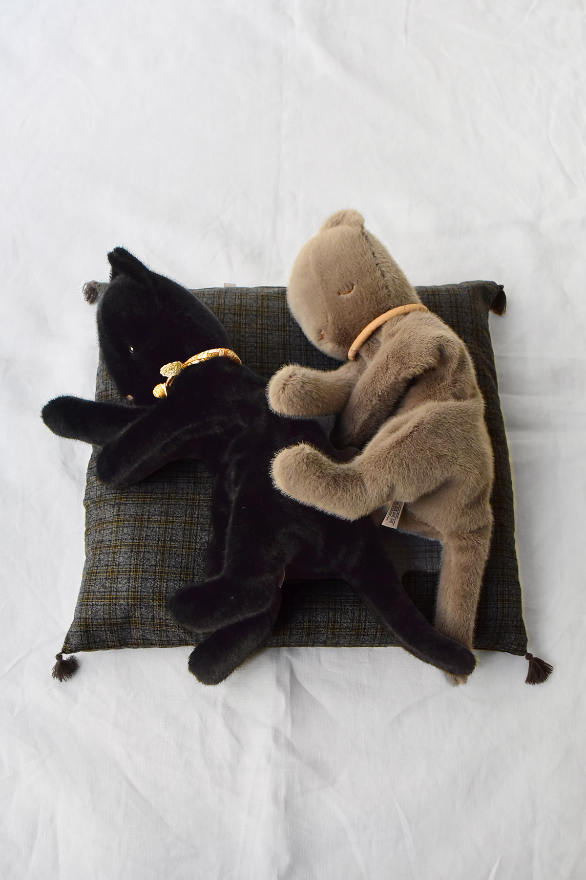 Maileg, Sleeping Kitten - Black and Gray