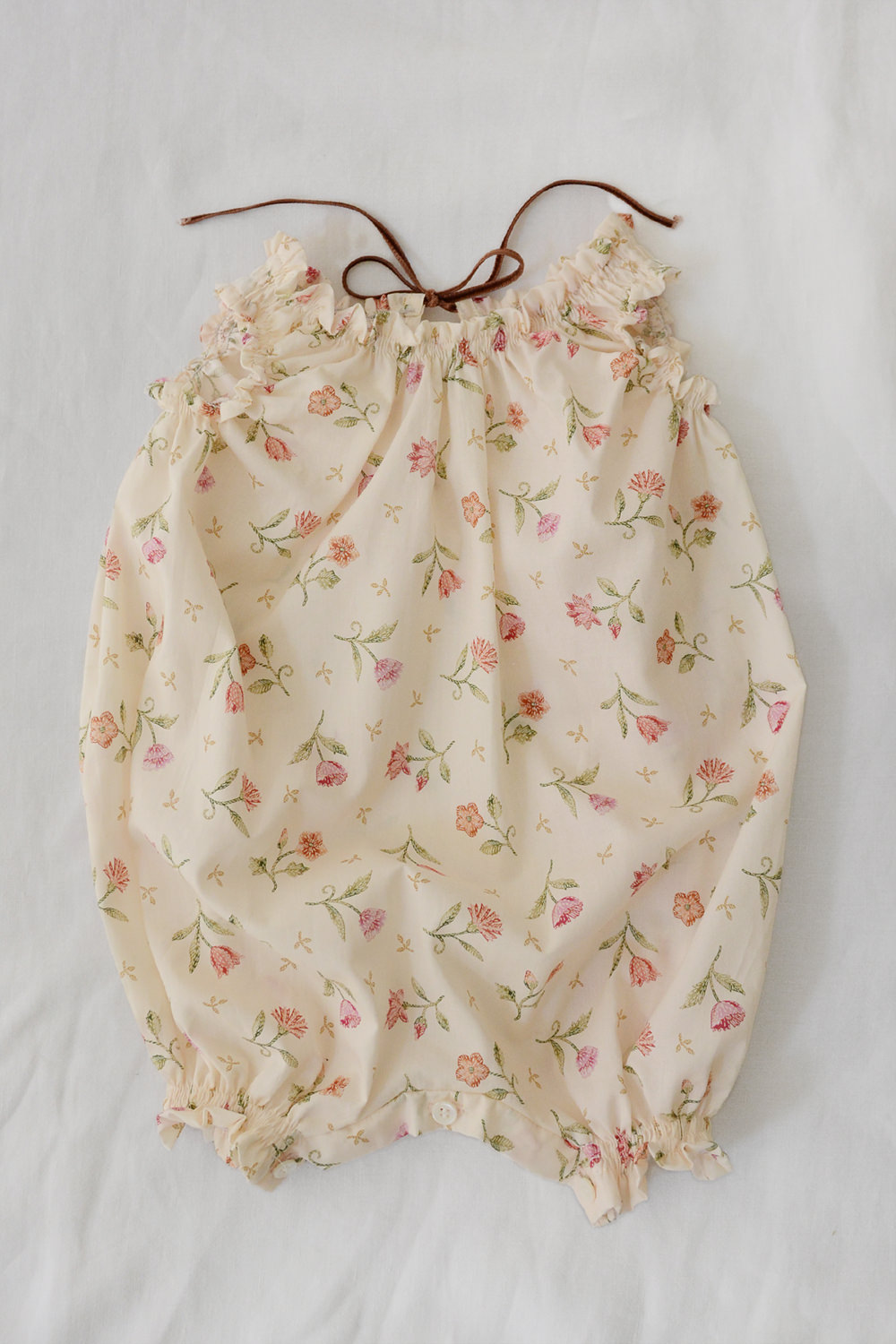 Balloon Onesie Rita - Cream Flower