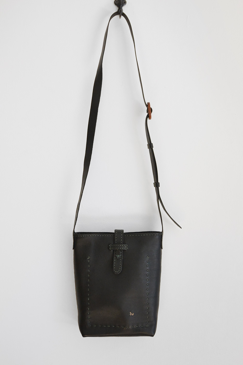 Henri, Shoulder Bag Capucine - Black x Navy Stitches with a Dog