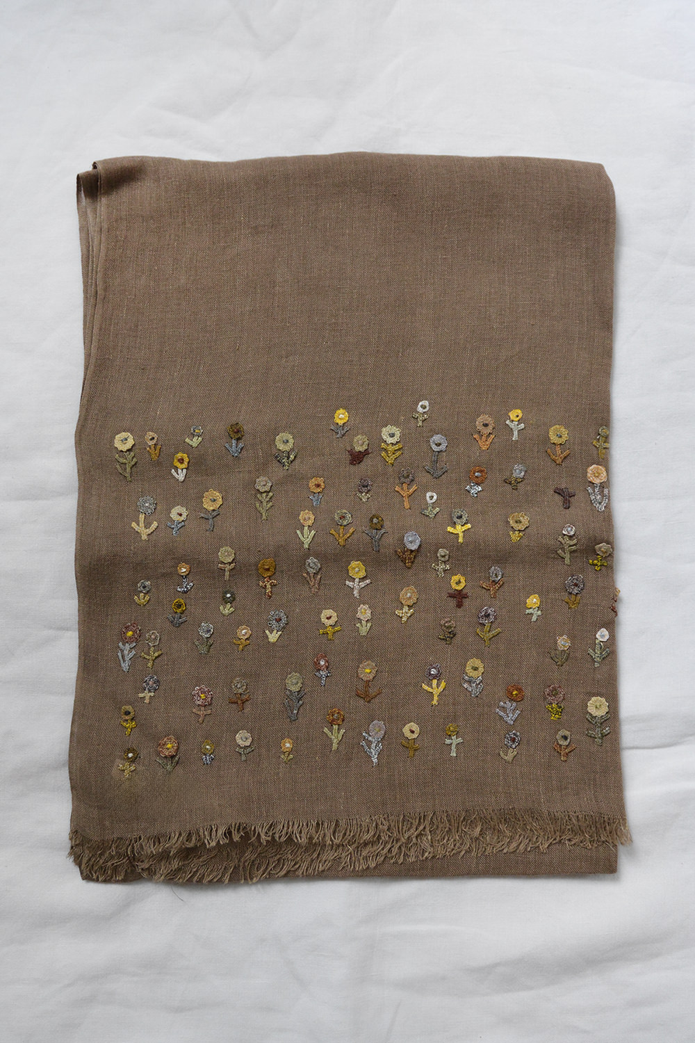 Sophie Digard Paris, V5004 Linen Stole Flower - Taupe