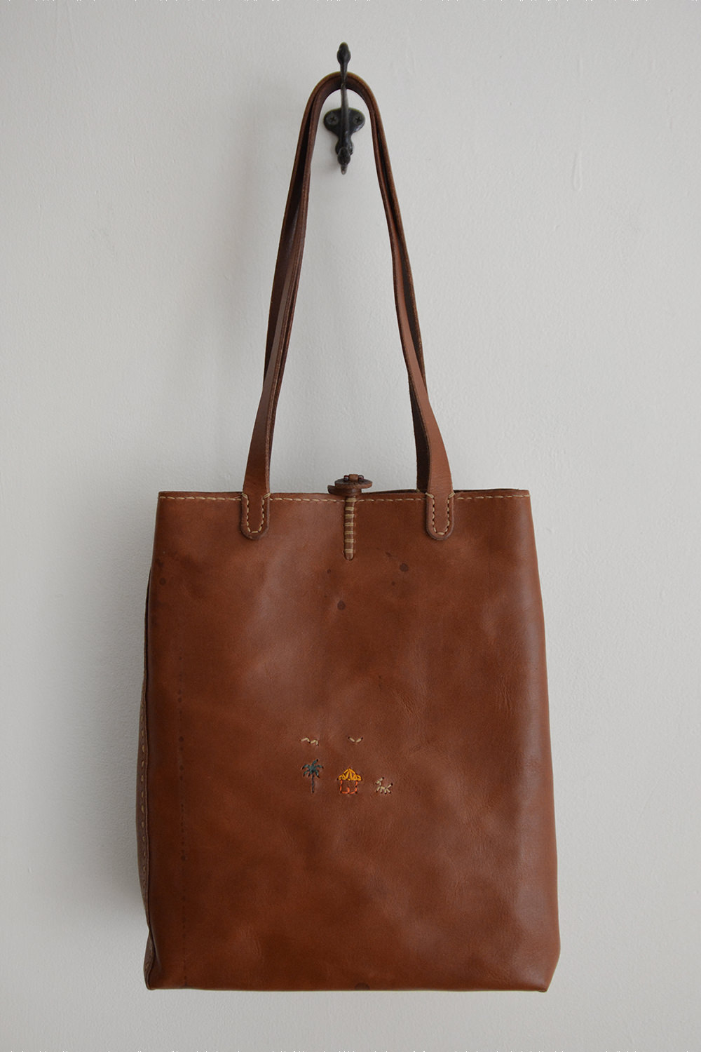 Henri, Side Stitches Tote Panthéon - Stain Spots