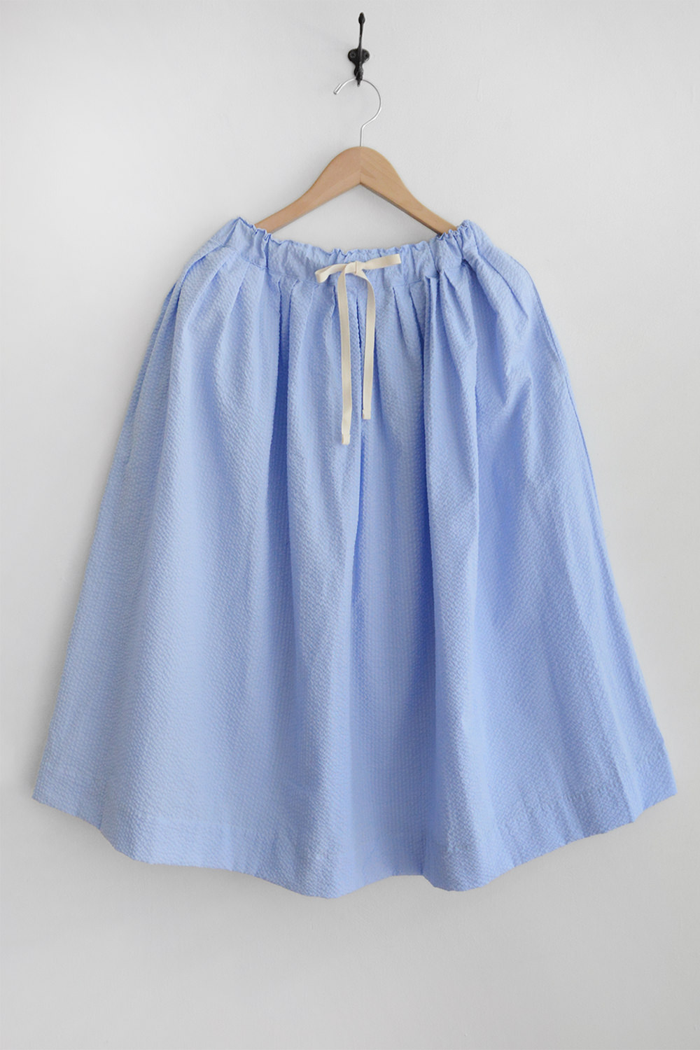 Makie seersucker fabric skirt top picture.