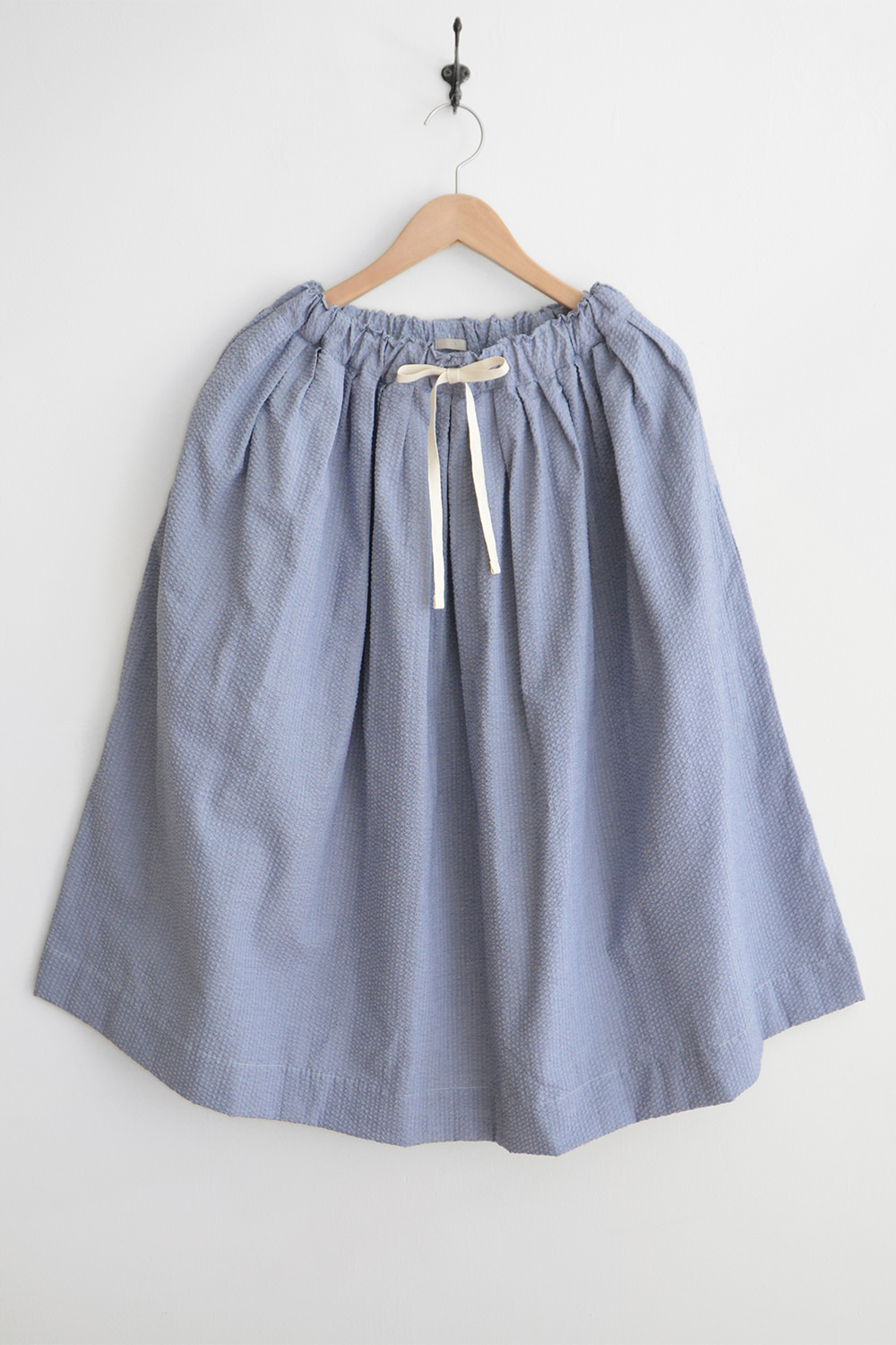 Makie seersucker fabric skirt top picture.