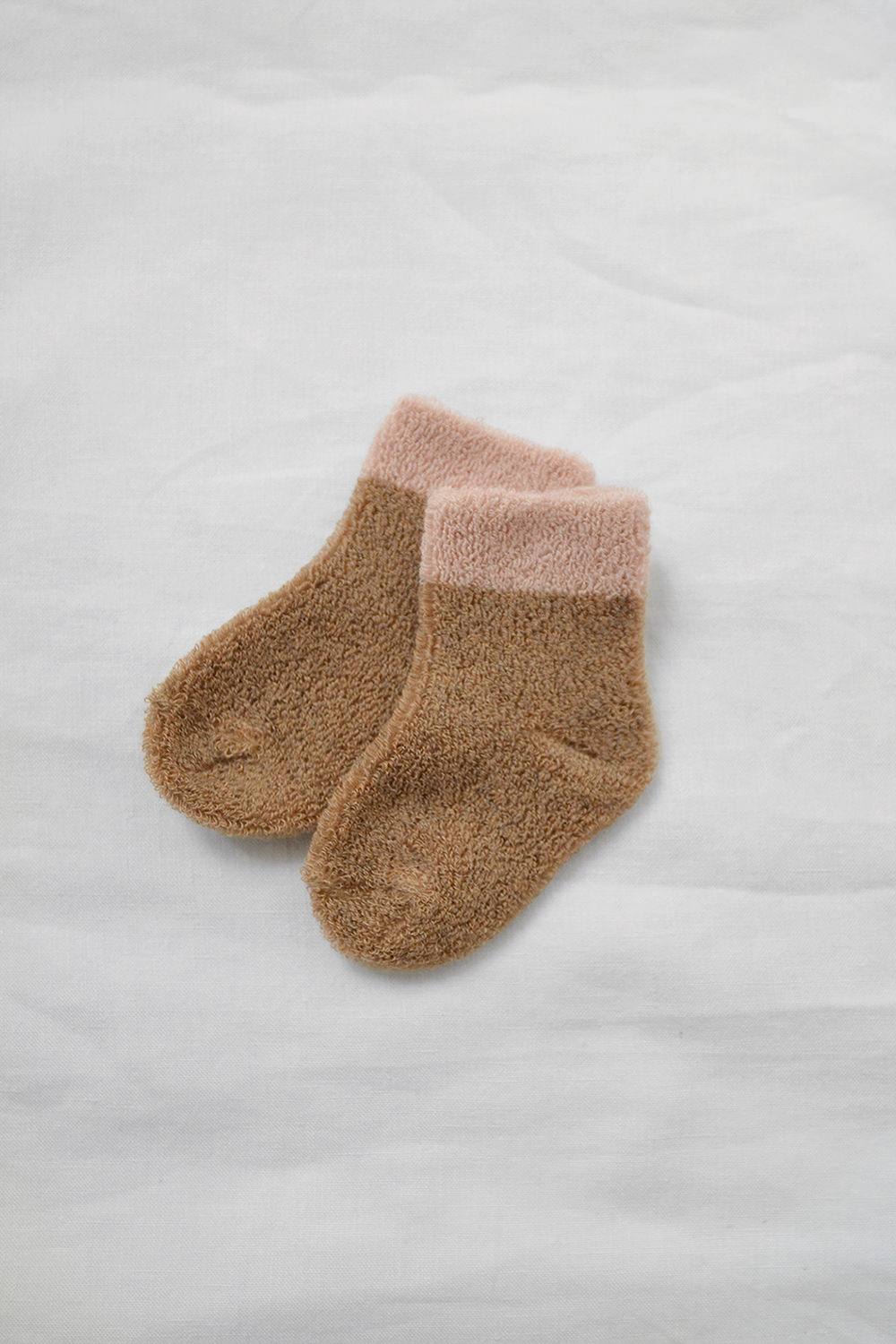 Yahae, Organic Cotton x Yak Blended Pile Socks - Brown x Pink