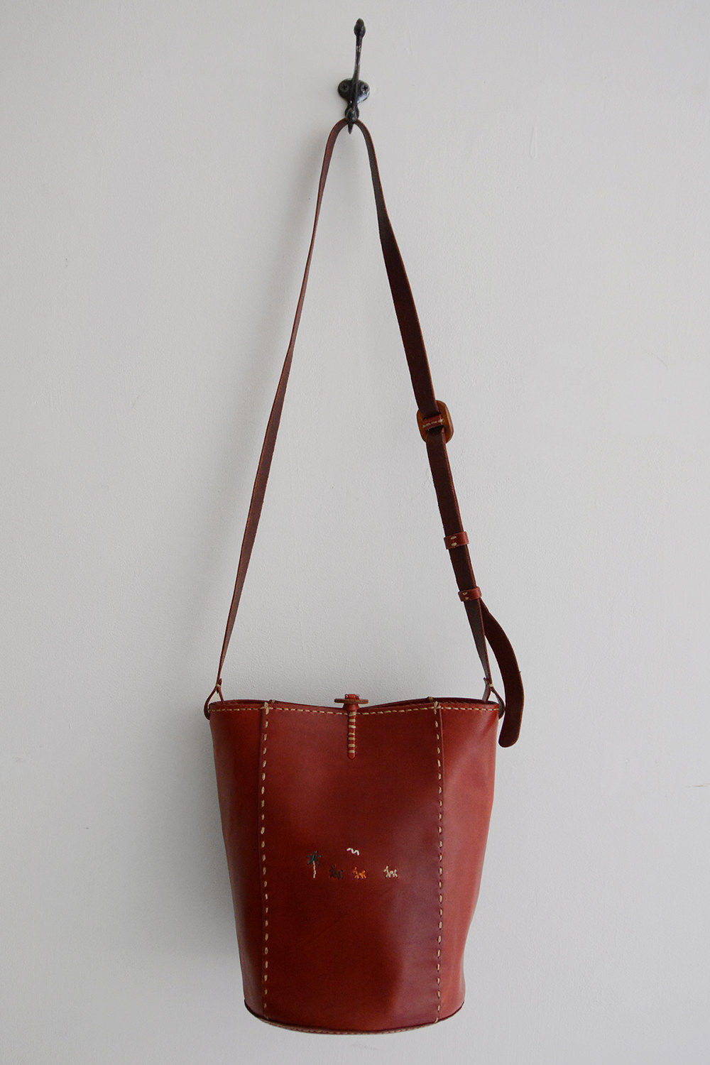 Henri, Small Round Bottom Bag Jacob - Red x Red