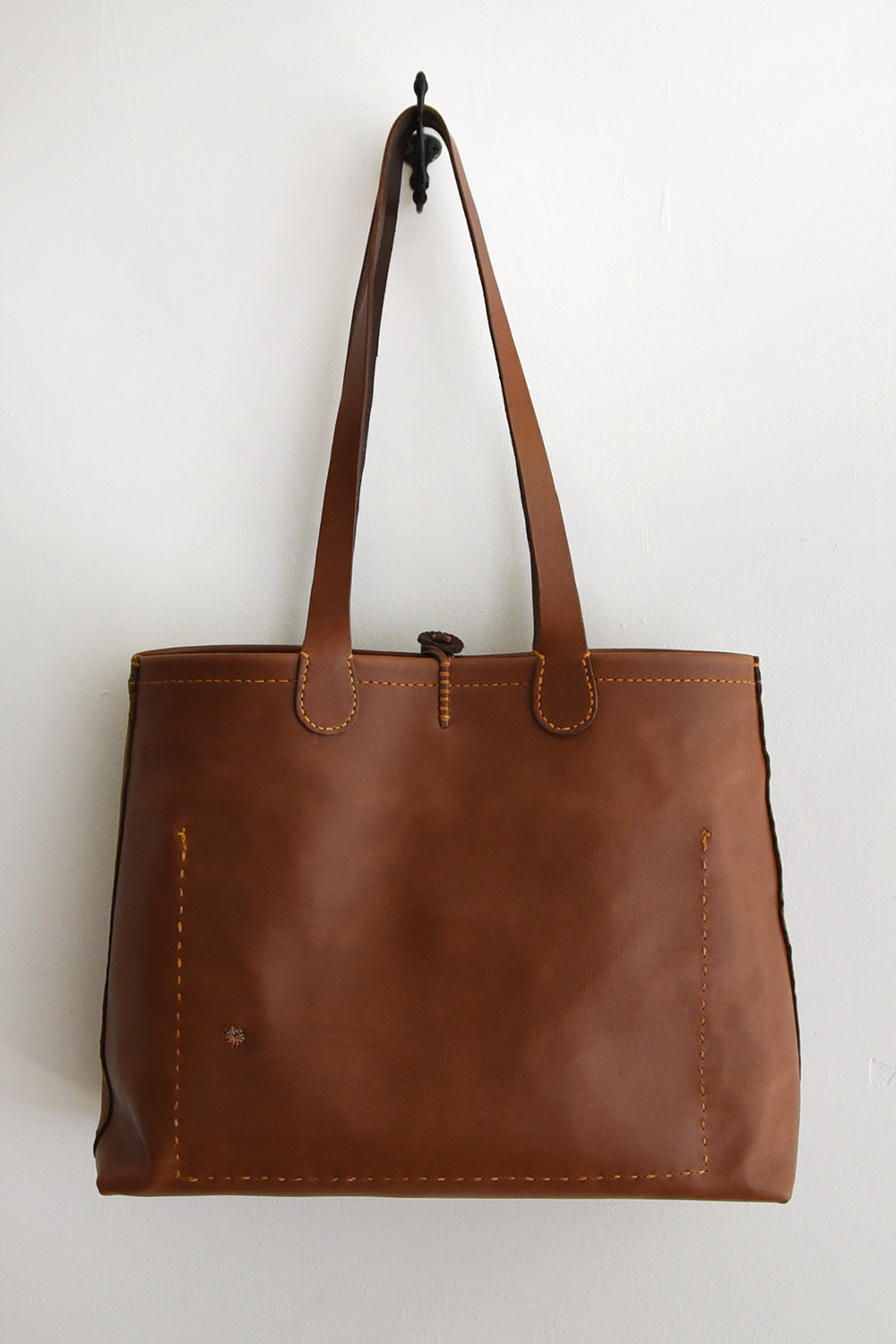Henri, Tote Bag - Brown with Pinwheel-like Stitch