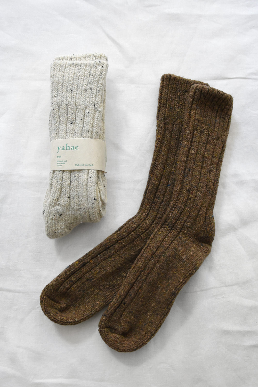 Yahae, Recycled Wool Organic Cotton Low Gauge Socks - White and Umber