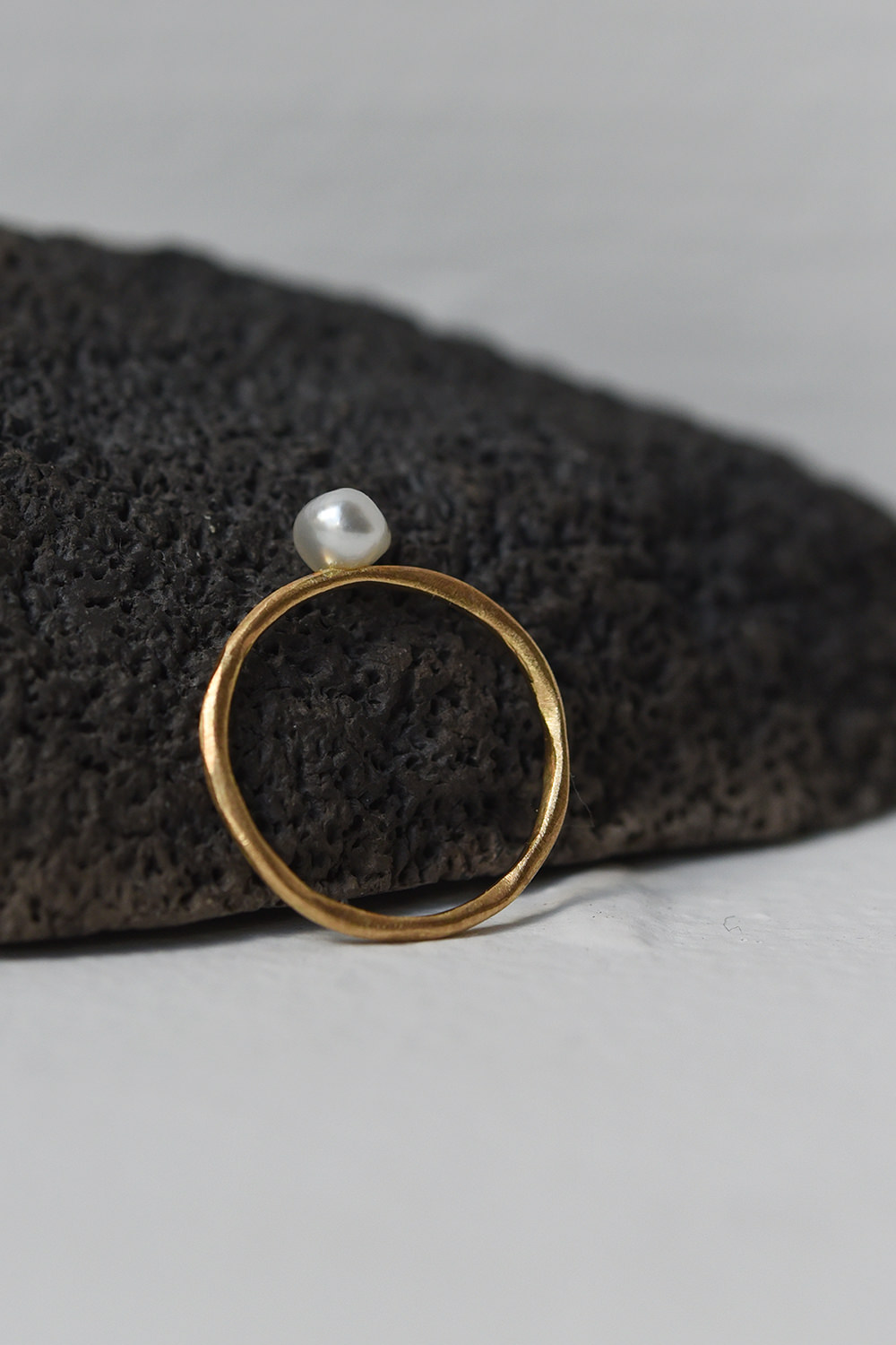 Joe Schmoe, Gray Pearl Ring No.2 - K18YE