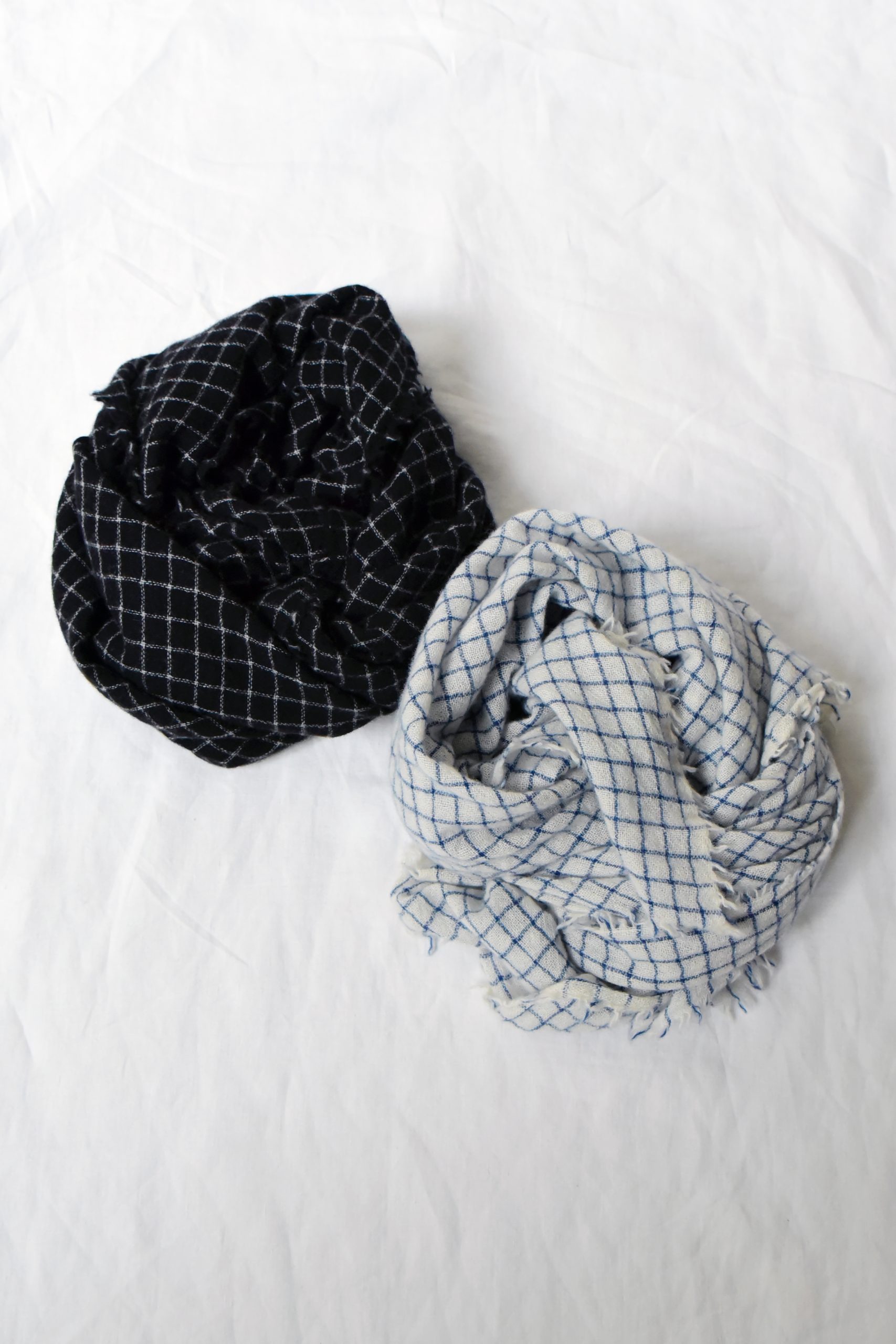 MAKIE, Cashmere Scarf - Black and Off White